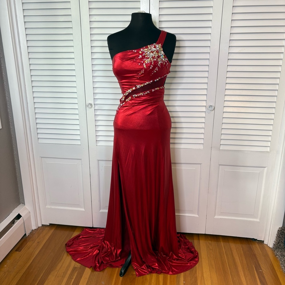 Kiss Kiss Formal | Metallic Red One-Shoulder Gown | Size 2